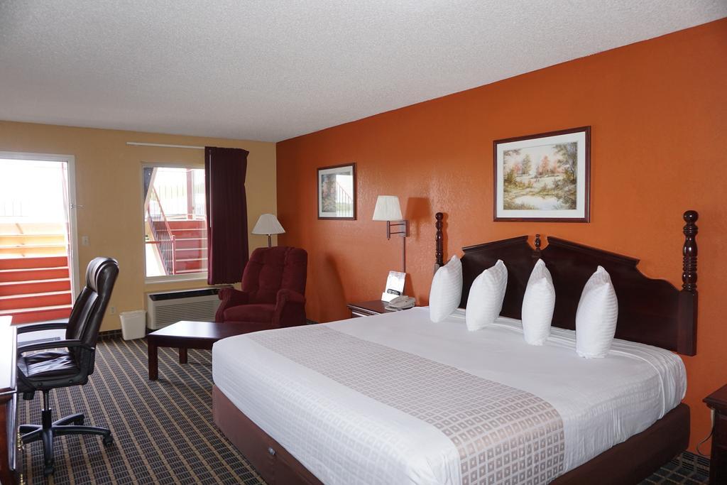 Star Plus Inn & Suites Selmer Exterior foto