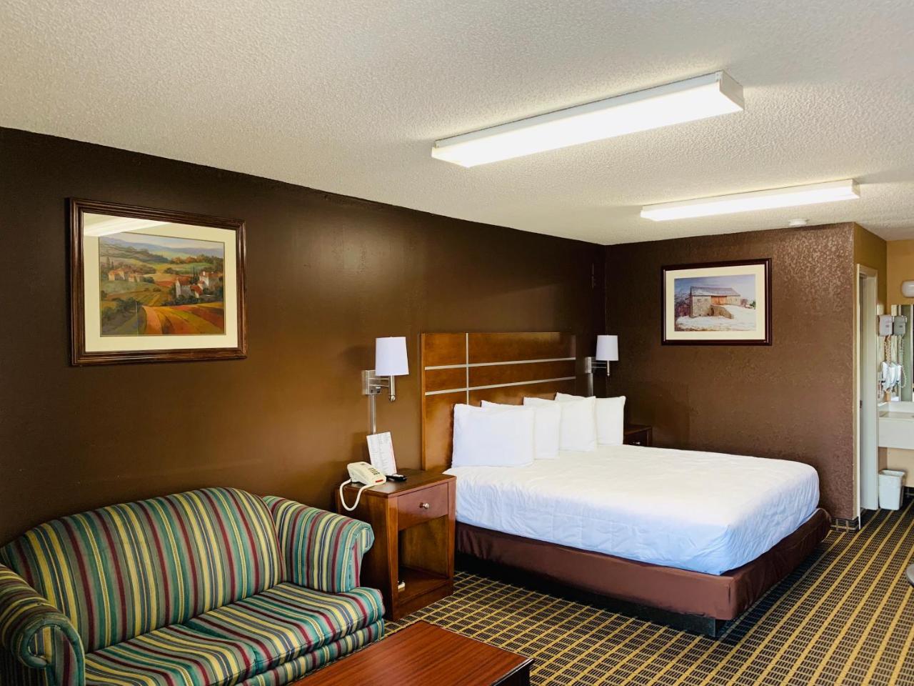 Star Plus Inn & Suites Selmer Exterior foto